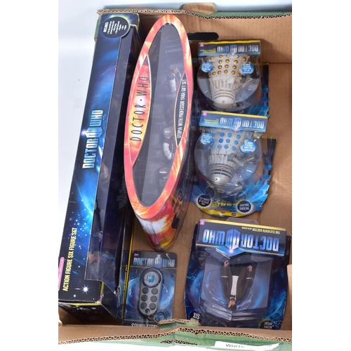 205 - A QUANTITY OF BOXED AND UNBOXED MODERN DOCTOR WHO FIGURES, to include boxed Action Figure Six Figure... 