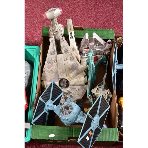 208 - A QUANTITY OF BOXED AND UNBOXED STAR WARS SHIPS, VEHICLES ETC., majority relating to Star Wars Episo... 