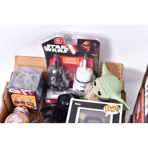 210 - A QUANTITY OF MAINLY BOXED STAR WARS TOYS AND COLLECTIBLES, to include Royal Mail Souvenir Stamp pac... 