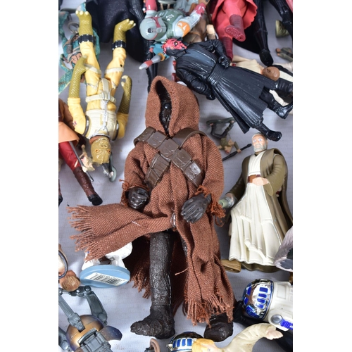 211 - A QUANTITY OF LOOSE STAR WARS ACTION FIGURES, majority are  1990's Kenner or Hasbro figures, all in ... 