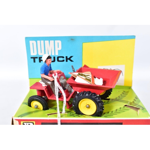 238 - A BOXED BRITAINS DUMP TRUCK, No.9670 AND A BOXED MATCHBOX KING SIZE FORD D SERIES AND LOWLOADER WITH... 