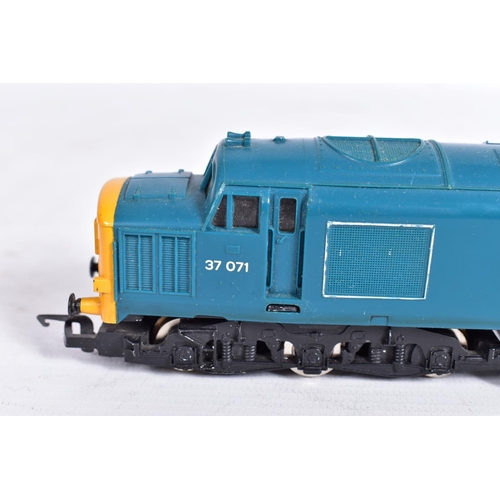 329 - FOUR UNBOXED HORNBY RAILWAYS OO GAUGE CLASS 37 LOCOMOTIVES, No's. D6975, repainted B.R. green livery... 