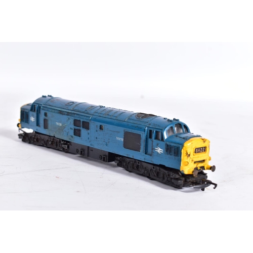 329 - FOUR UNBOXED HORNBY RAILWAYS OO GAUGE CLASS 37 LOCOMOTIVES, No's. D6975, repainted B.R. green livery... 