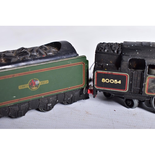 343 - TWO UNBOXED HORNBY DUBLO LOCOMOTIVES, Castle class 'Bristol Castle' No.7013, B.R. lined green livery... 