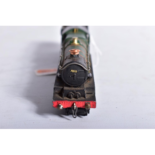 343 - TWO UNBOXED HORNBY DUBLO LOCOMOTIVES, Castle class 'Bristol Castle' No.7013, B.R. lined green livery... 