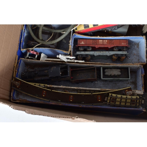 372 - A PART BOXED HORNBY DUBLO SET, with class N2 tank locomotive No.6917, L.M.S. black livery, gold sans... 