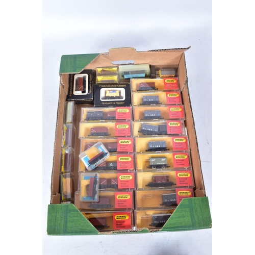 378 - A QUANTITY OF BOXED HORNBY MINITRIX AND GRAHAM FARISH N GAUGE FREIGHT ROLLING STOCK,  all appear com... 