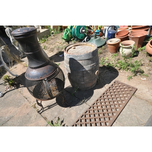 1013 - AN IND COOPE COOPERED BARREL, diameter 42cm x height 53cm, along with a metal chiminea, and a cast i... 