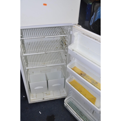 1103 - A INDESIT RG2250W FRIDGE FREEZER (condition-very dirty some mould) (PAT pass and working)