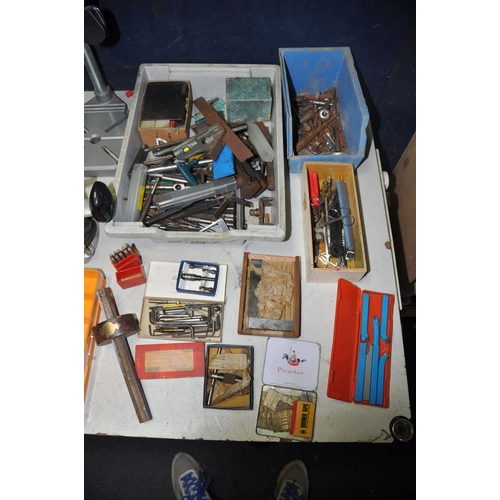 1109 - A LARGE QUANTITY OF VINTAGE AND MODERN TOOLS AND SPARES to include marking tools, ELU router, heat g... 