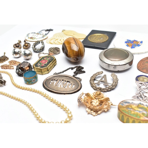 160 - A BOX OF ASSORTED JEWELLERY, to include a paste and white metal horseshoe brooch, a selection of whi... 