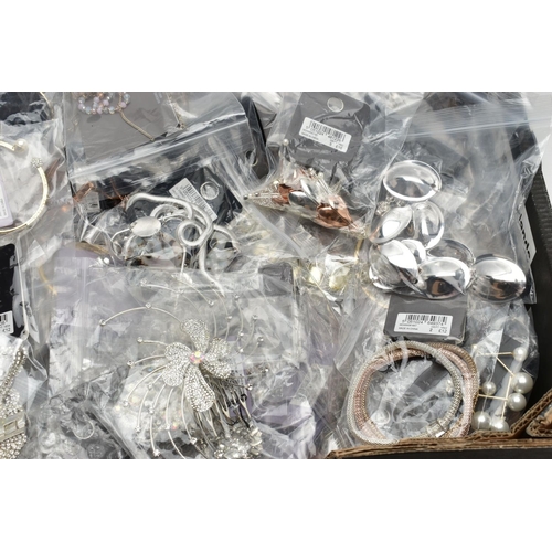 169 - A LARGE QUANTITY OF COSTUME JEWELLERY, to include paste set necklaces, bracelets, earrings, hair cli... 