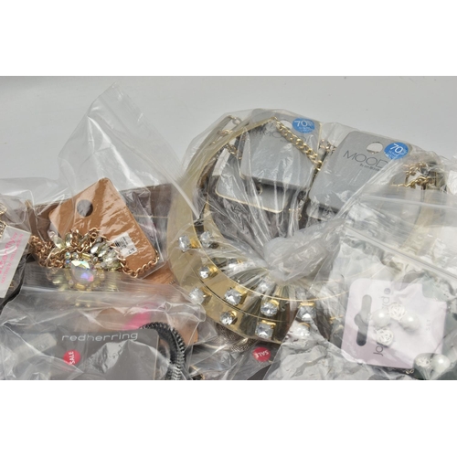 172 - A LARGE QUANTITY OF COSTUME JEWELLERY, to include paste set necklaces, bangles, earrings, hair clips... 