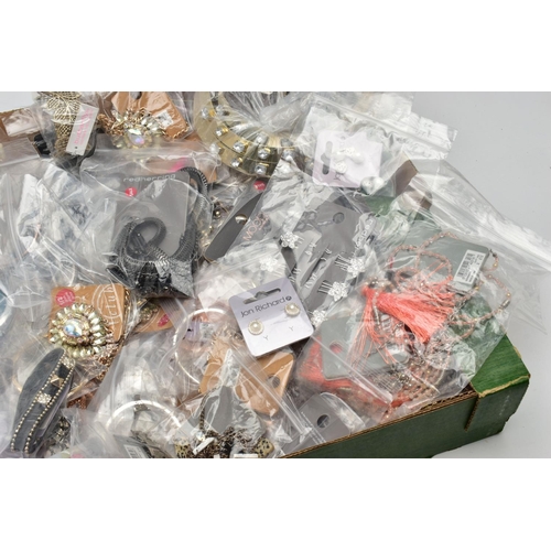 172 - A LARGE QUANTITY OF COSTUME JEWELLERY, to include paste set necklaces, bangles, earrings, hair clips... 