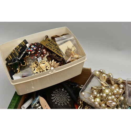 173 - A BOX OF ASSORTED COSTUME JEWELLERY AND OTHER ITEMS, to include a small quantity of wristwatches wit... 