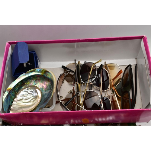 173 - A BOX OF ASSORTED COSTUME JEWELLERY AND OTHER ITEMS, to include a small quantity of wristwatches wit... 