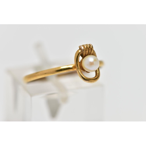 20 - A 9CT GOLD CULTURED PEARL RING, a single cultured cream pearl with a slight pink hue, measuring appr... 