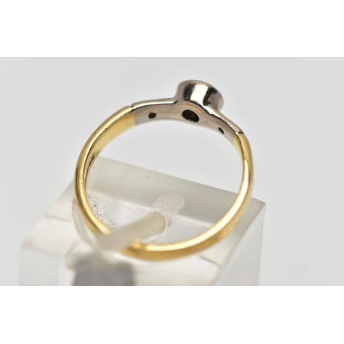 55 - AN 18CT YELLOW GOLD DIAMOND RING, a single cut diamond bezel set in white gold, accented with two si... 