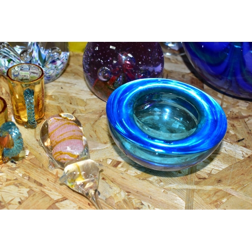 317 - A GROUP OF STUDIO GLASS, comprising a Murano style angel fish, a Whitefriars knobble and swirl vase ... 