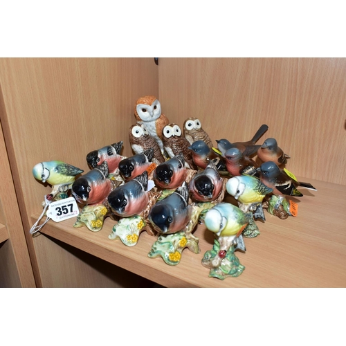 357 - NINETEEN BESWICK GARDEN BIRDS AND OWLS, comprising three Blue Tit, no. 992, seven Bullfinch, no.1042... 