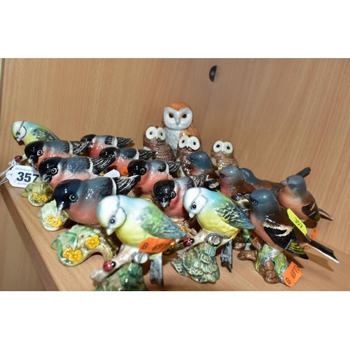 357 - NINETEEN BESWICK GARDEN BIRDS AND OWLS, comprising three Blue Tit, no. 992, seven Bullfinch, no.1042... 