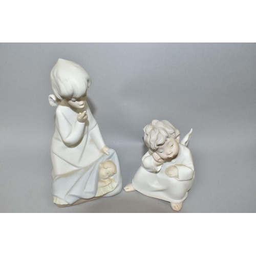 401 - THREE LLADRO FIGURES AND FIGURE GROUPS OF ANGELS, comprising Angel's Group 4542, introduced in 1969,... 