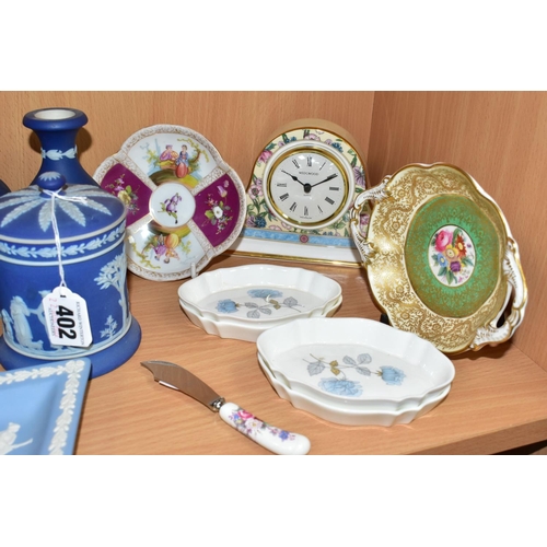 402 - A GROUP OF CERAMICS, to include a Royal Doulton Blithe Morning HN2065 figurine, two Nao ducks, seven... 