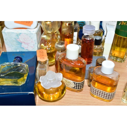 404 - A GROUP OF PERFUMES AND PERFUME BOTTLES, to include Eau de Parfum and Eau de Toilette, a miniature C... 