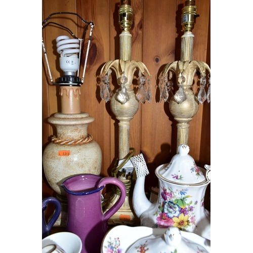 409 - A GROUP OF LAMPS, CERAMICS AND LINENS, to include three late twentieth century table lamps with shad... 