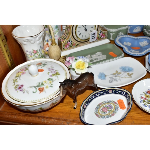 414 - A GROUP OF CERAMICS, to include a Wedgwood Clio clock and octagonal dish, thirteen pieces of Wedgwoo... 