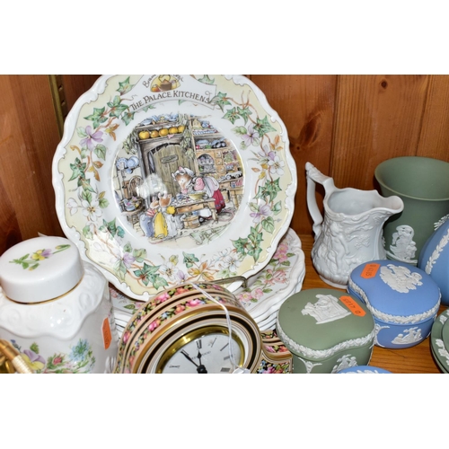 414 - A GROUP OF CERAMICS, to include a Wedgwood Clio clock and octagonal dish, thirteen pieces of Wedgwoo... 