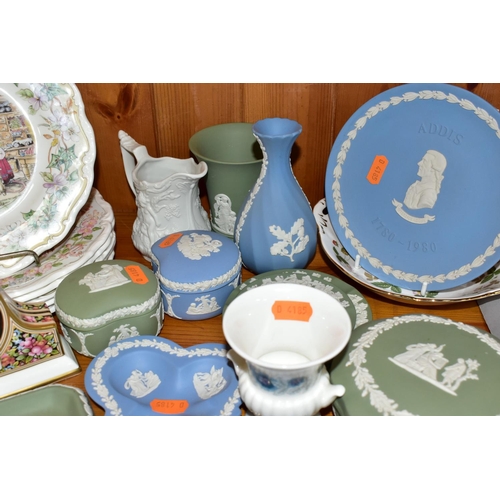 414 - A GROUP OF CERAMICS, to include a Wedgwood Clio clock and octagonal dish, thirteen pieces of Wedgwoo... 