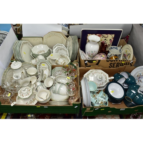 478 - FOUR BOXES OF CERAMICS AND DINNERWARE, to include Royal Worcester 'Berkshire' pattern milk jug, suga... 