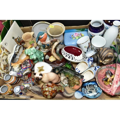 486 - SIX BOXES OF CERAMICS, DINNERWARE AND ORNAMENTS,  to include Royal Worcester 'Evesham' pattern circu... 