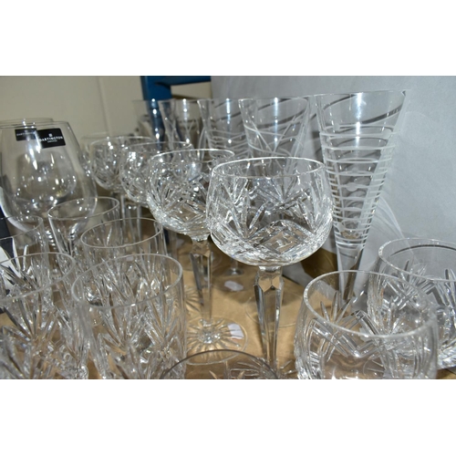 547 - A QUANTITY OF CUT CRYSTAL GLASSWARES, approximately fifty pieces to include a boxed Dartington Conto... 