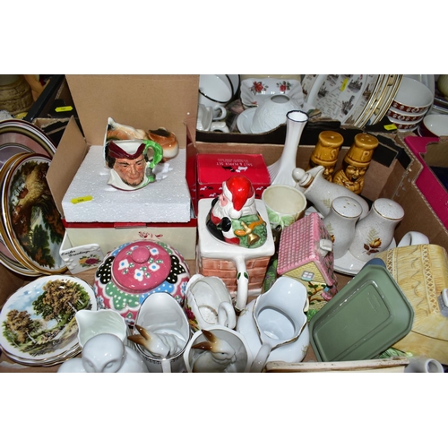 580 - FIVE BOXES AND LOOSE ASSORTED CERAMICS AND GLASS ETC, to include rose pattern tea wares, Alfred Meak... 