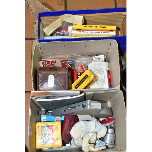 603 - SUNDRIES, one box containing photographic equipment including a boxed Brownie 8 movie projector, a M... 