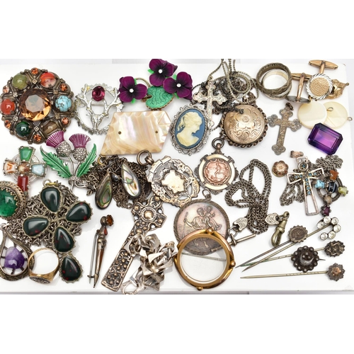 113 - A SELECTION OF SILVER AND WHITE METAL ITEMS OF JEWELLERY, to include an Edwardian silver Celtic cros... 