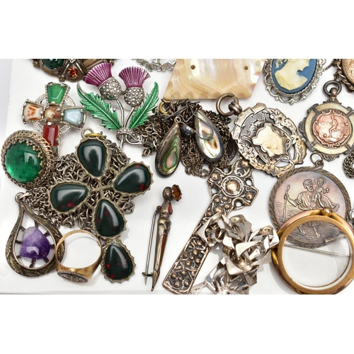 113 - A SELECTION OF SILVER AND WHITE METAL ITEMS OF JEWELLERY, to include an Edwardian silver Celtic cros... 