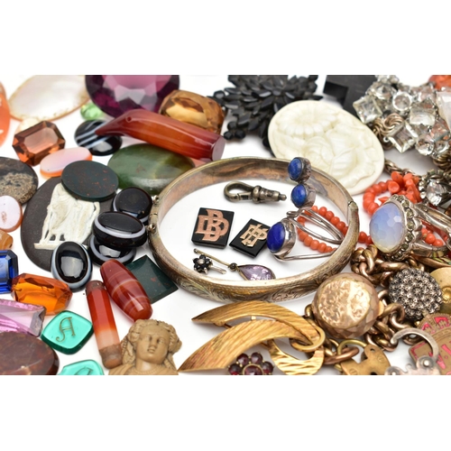 116 - A BAG OF SILVER JEWELLERY, LOOSE SEMI-PRECIOUS INSERTS AND OTHER ITEMS, to include a silver hinged b... 