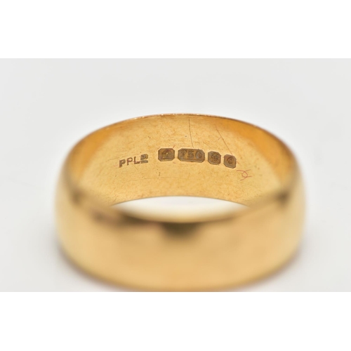 14 - AN 18CT YELLOW GOLD WEDDING BAND, designed as a plain polished D-shape cross section band, hallmarke... 