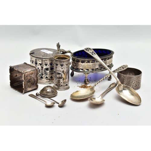 165 - A SELECTION OF SILVERWARE, to include a late Victorian silver pepperette, hallmarked 'Thomas Bradbur... 