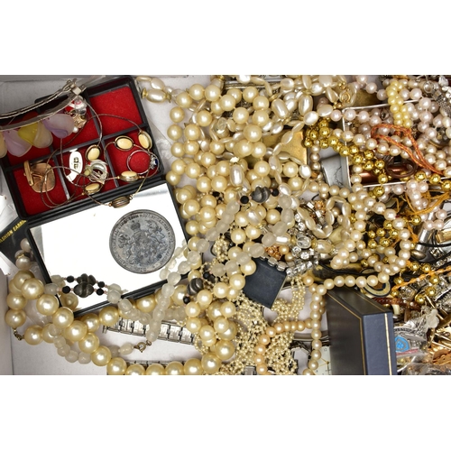 169 - A BOX OF ASSORTED COSTUME JEWELLERY AND ITEMS, to include various fashion wristwatches, beaded neckl... 