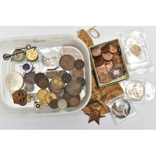 176 - A SMALL PLASTIC BOX CONTAINING SOME MIXED COINAGE, to include 50x 1952, 1954 high grade farthings, c... 