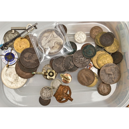 176 - A SMALL PLASTIC BOX CONTAINING SOME MIXED COINAGE, to include 50x 1952, 1954 high grade farthings, c... 