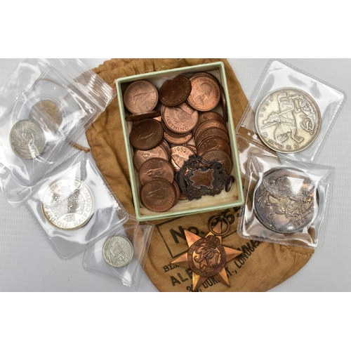 176 - A SMALL PLASTIC BOX CONTAINING SOME MIXED COINAGE, to include 50x 1952, 1954 high grade farthings, c... 