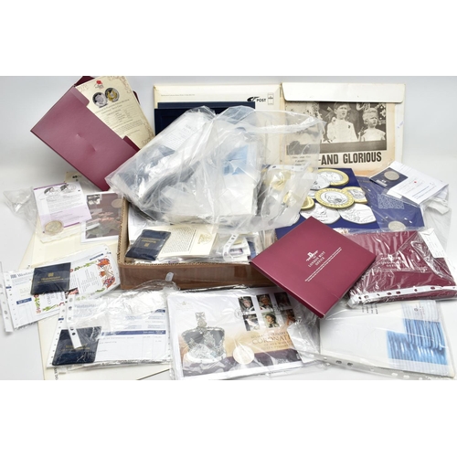 180 - A LARGE AND COMPREHENSIVE BAG AND BOX OF WESTMINSTER, WINDSOR, AND LONDON MINT OFFICE COMMEMORTATIVE... 