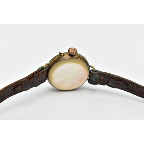 19 - AN EARLY 20TH CENTURY MANUAL WINDING WRISTWATCH, the white enamel dial, with hourly applied Roman nu... 