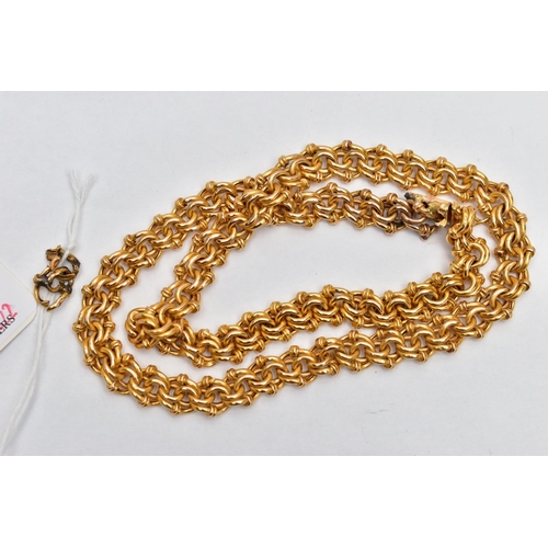 34 - A YELLOW METAL FANCY LINK CHAIN, intertwined multi-link hollow chain, fitted with an integrated box ... 