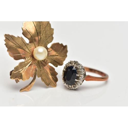 43 - A 9CT YELLOW GOLD SAPPHIRE AND DIAMOND CLUSTER RING AND A 9CT YELLOW GOLD CULTURED PEARL BROOCH, the... 